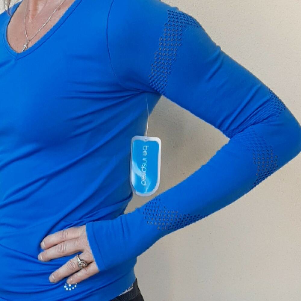 Be Inspired Long Sleeve V-neck Thumbholes Activewear Top